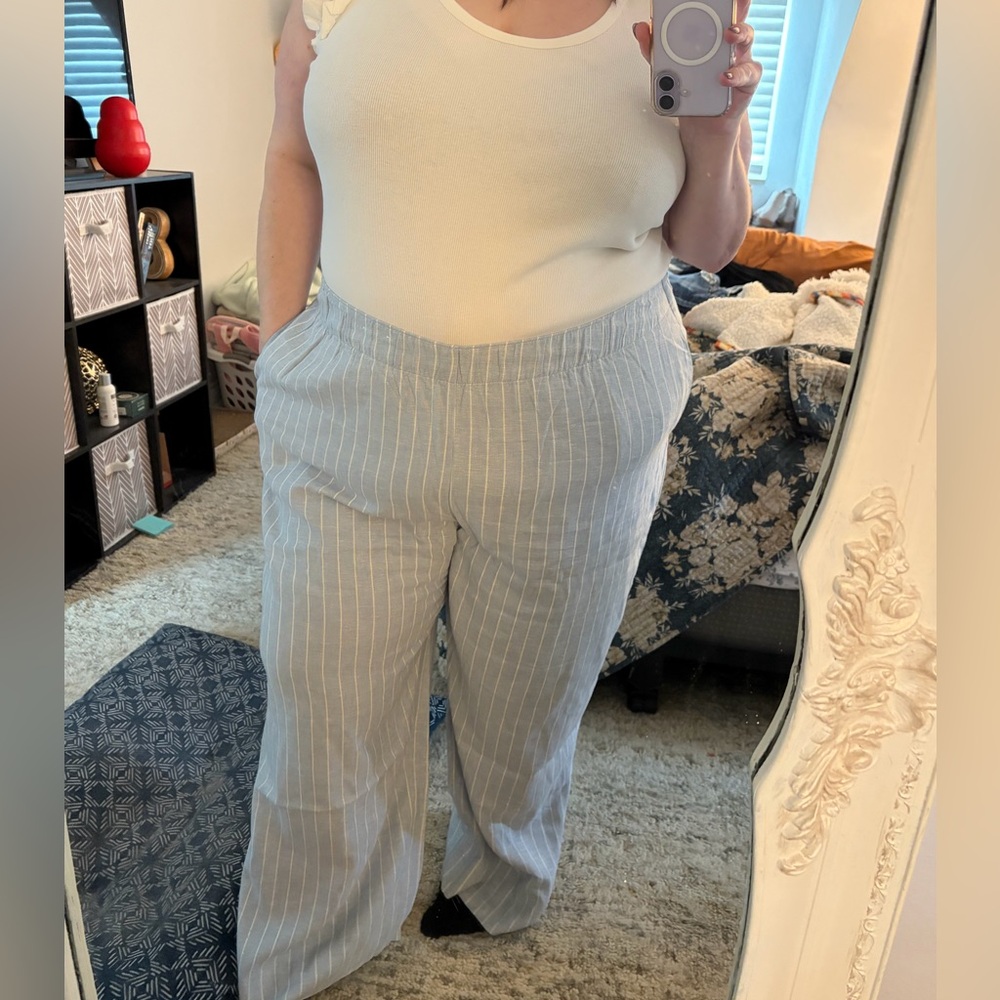 Abercrombie and Fitch Blue and White Striped Culottes Wide Leg Linen Pants - Picture 3 of 6